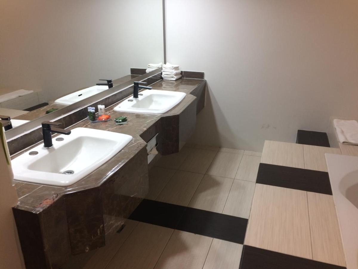Radisson Hotel & Convention Center Toluca Extérieur photo